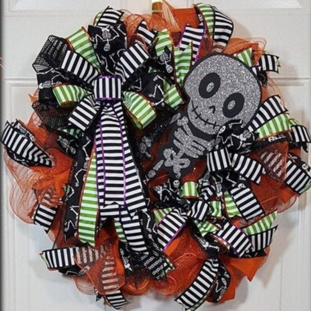 Mr. Bones‎ Skeleton Halloween Wreath, Slim Spooky Screen Door Wreath
